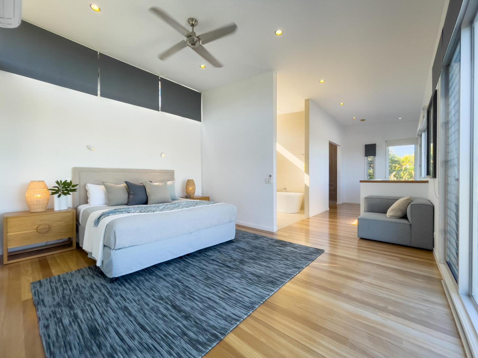 Stunning Views, Private Pool Near Hastings St