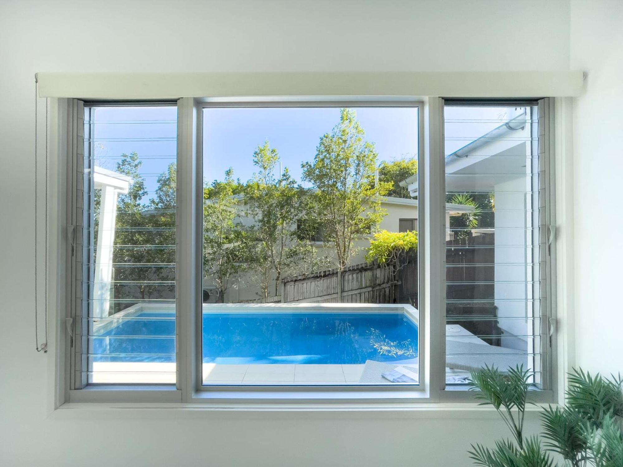 Stunning Views, Private Pool Near Hastings St Noosa Heads