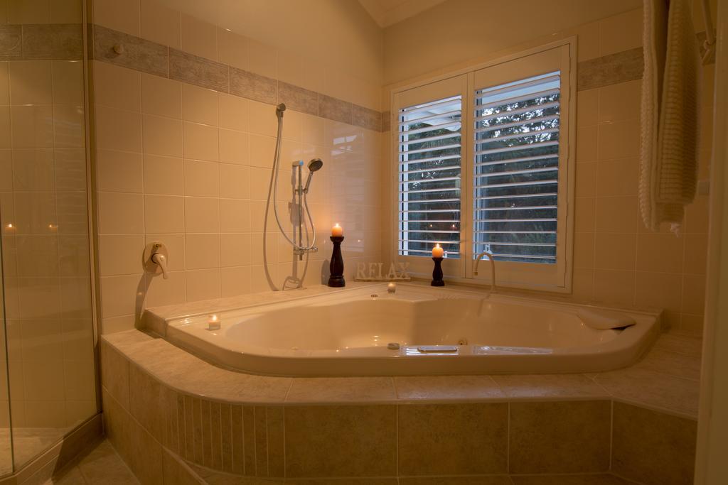 Bed & Breakfast Habitat Noosa Heads
