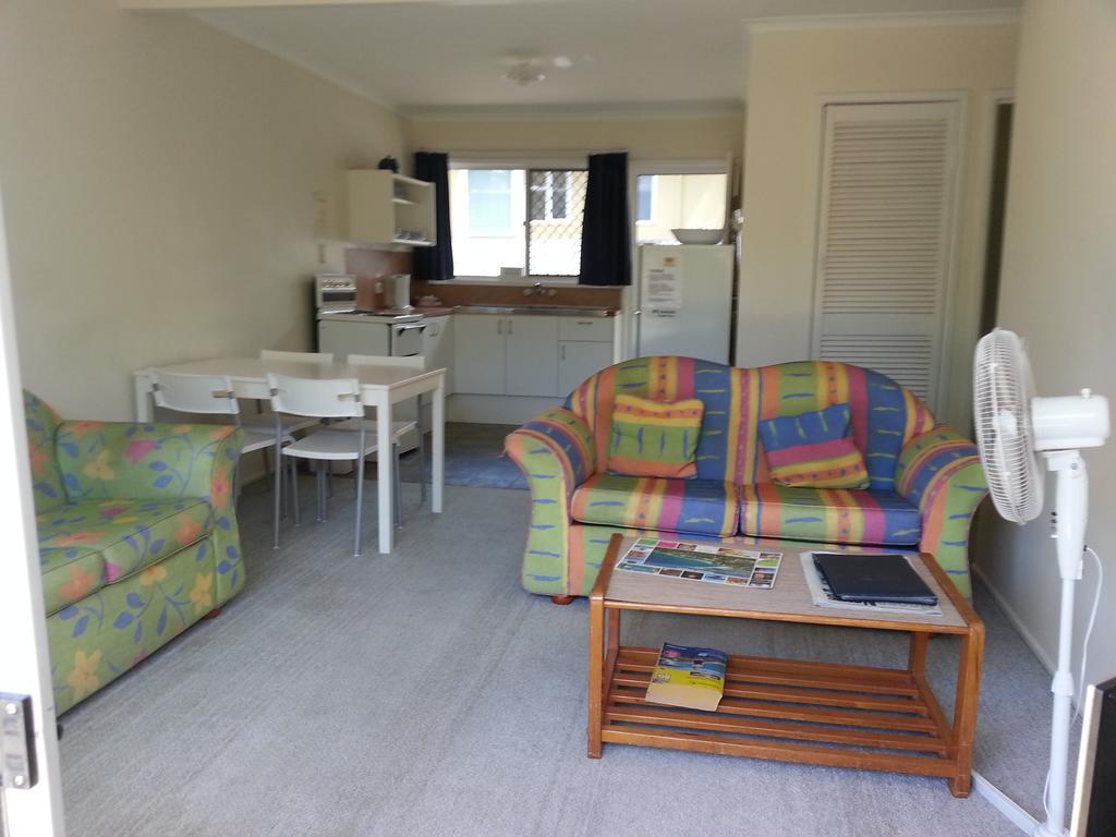 Motel Sandy Court Holiday Units