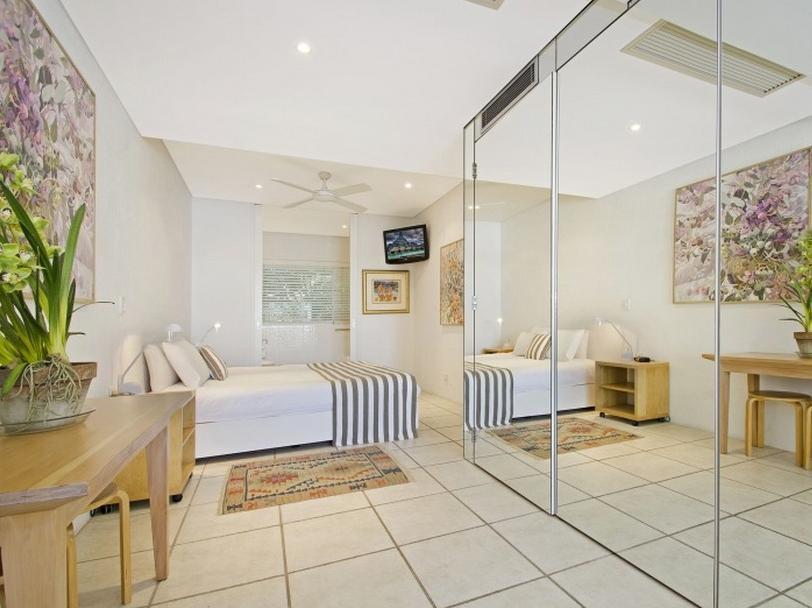Cove Point 1 Beachside Chic Apartment