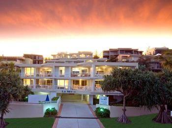 Aparthotel La Mer Sunshine Beachfront 4*