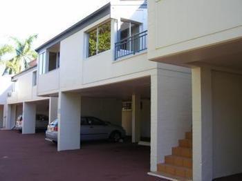 Parade Aparthotel 4*