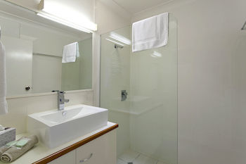 Cayman Quays Motel Noosaville