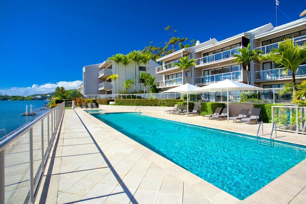 Shores Aparthotel 4*