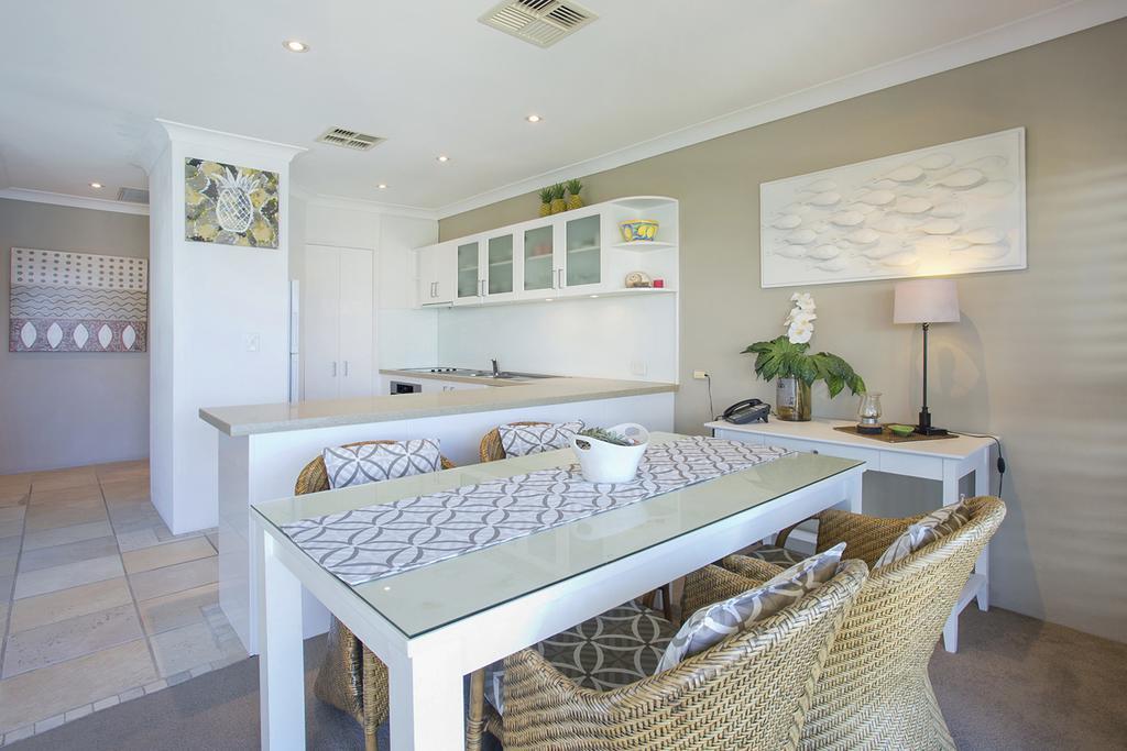 Shores Aparthotel
