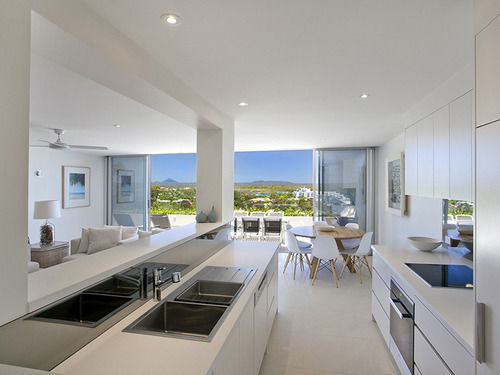 Hotel No 1 In Hastings Street Noosa Heads