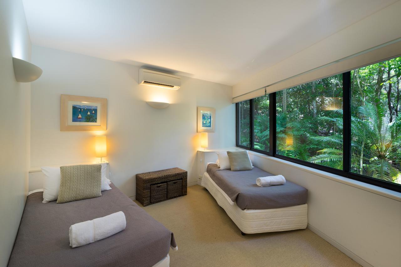 Aparthotel Little Cove Court 4*