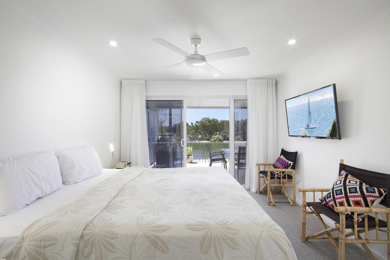 Noosa Haven 12 Riverfront Elegance Holiday home *