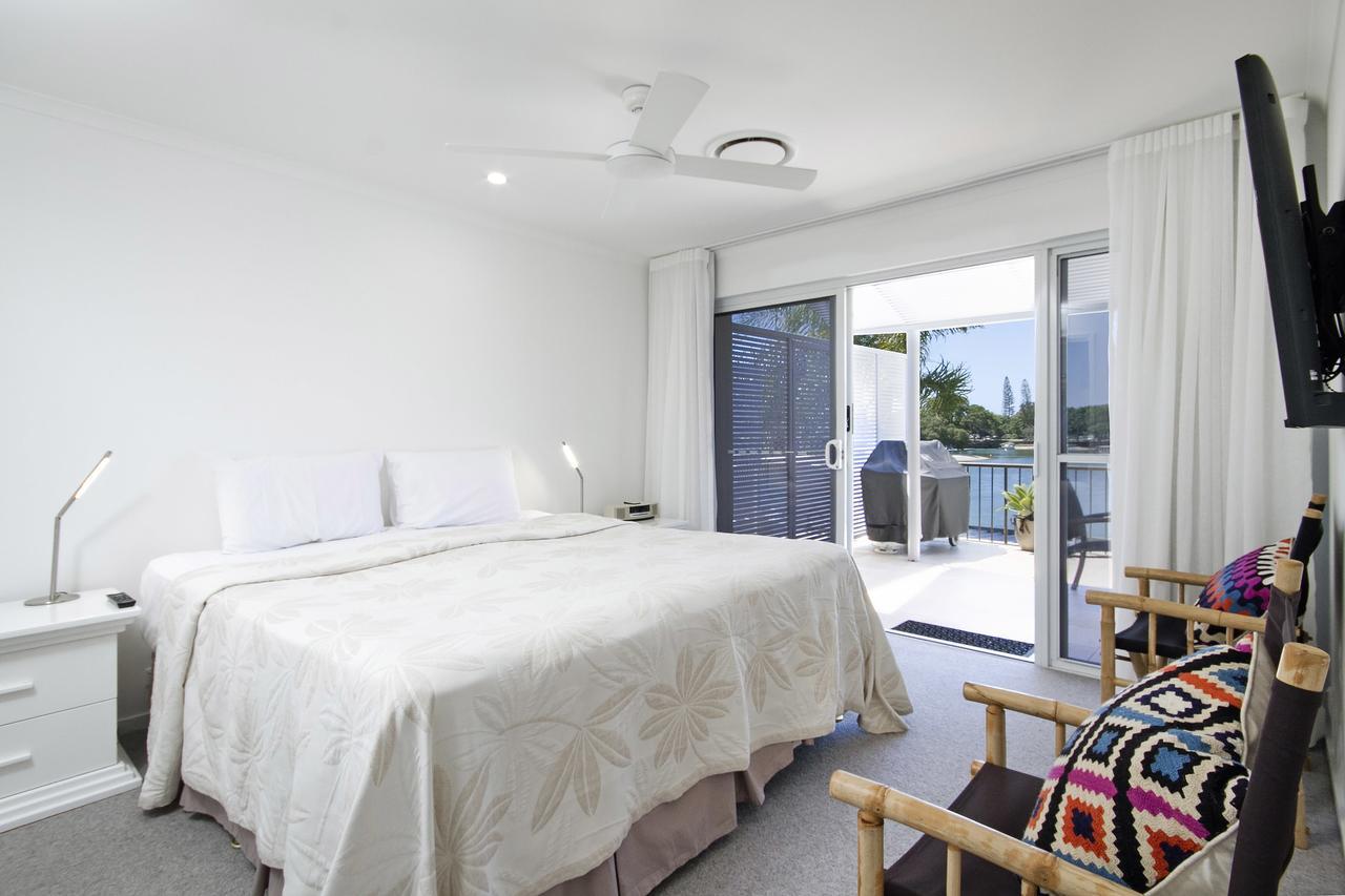 Noosa Haven 12 Riverfront Elegance Holiday home