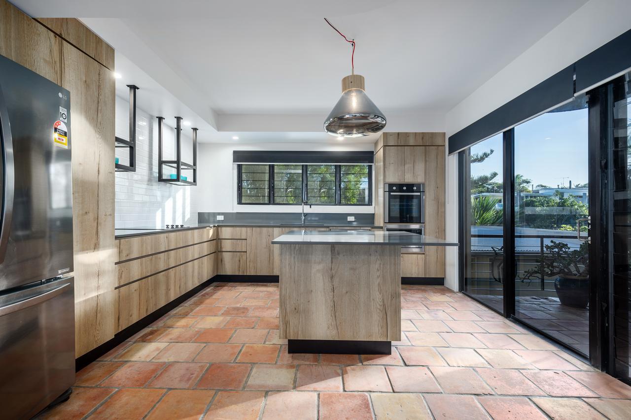 Apartment Tuscan Inspired Townhouse Minutes From The Sunshine Beach