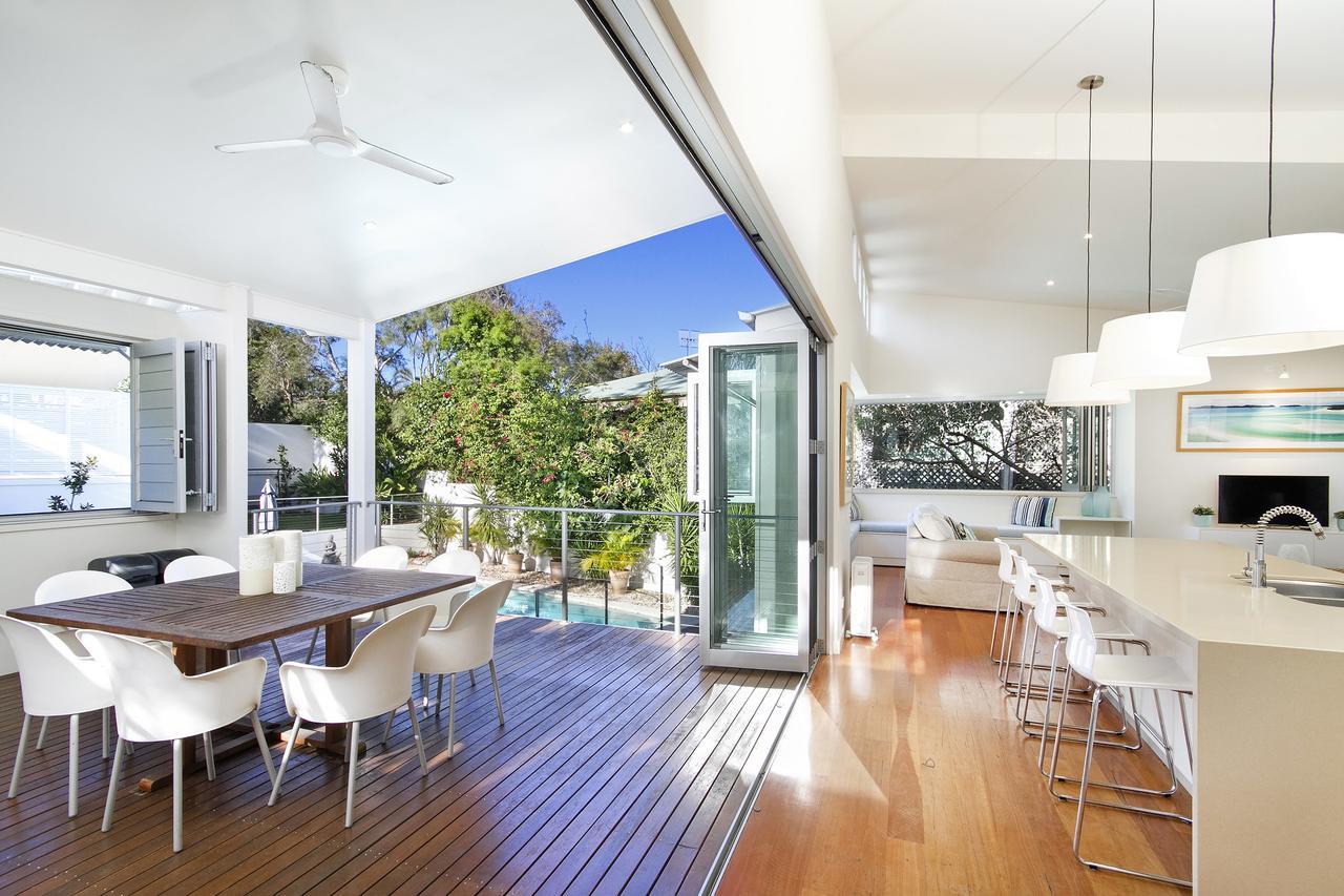 Designer Haven, Pool, Walk To Beach Noosa Heads