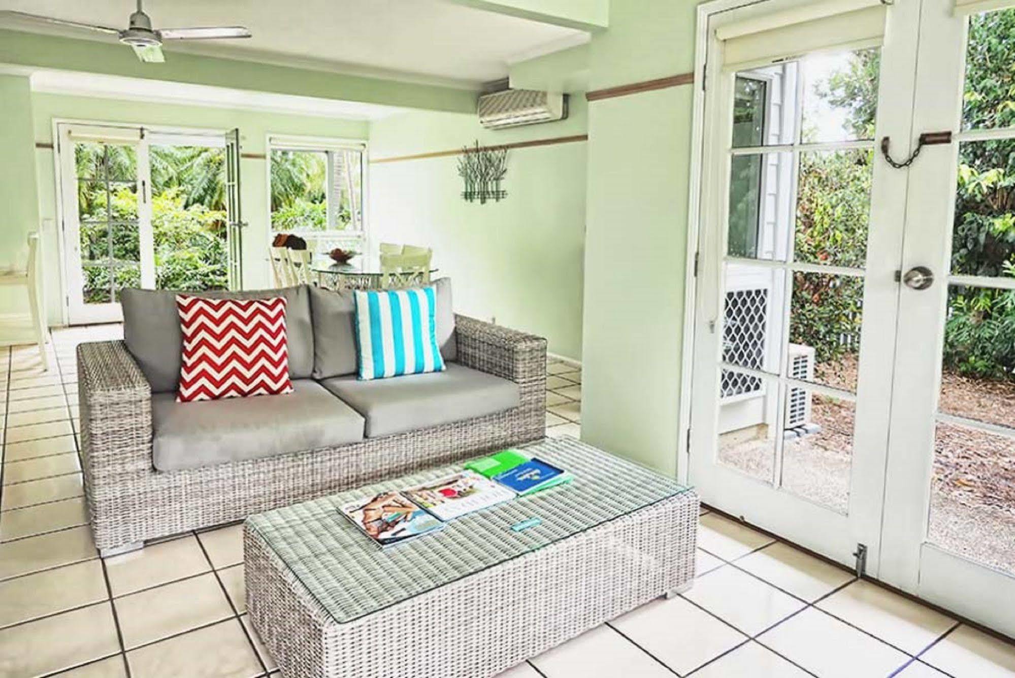 Coral Noosa Noosaville
