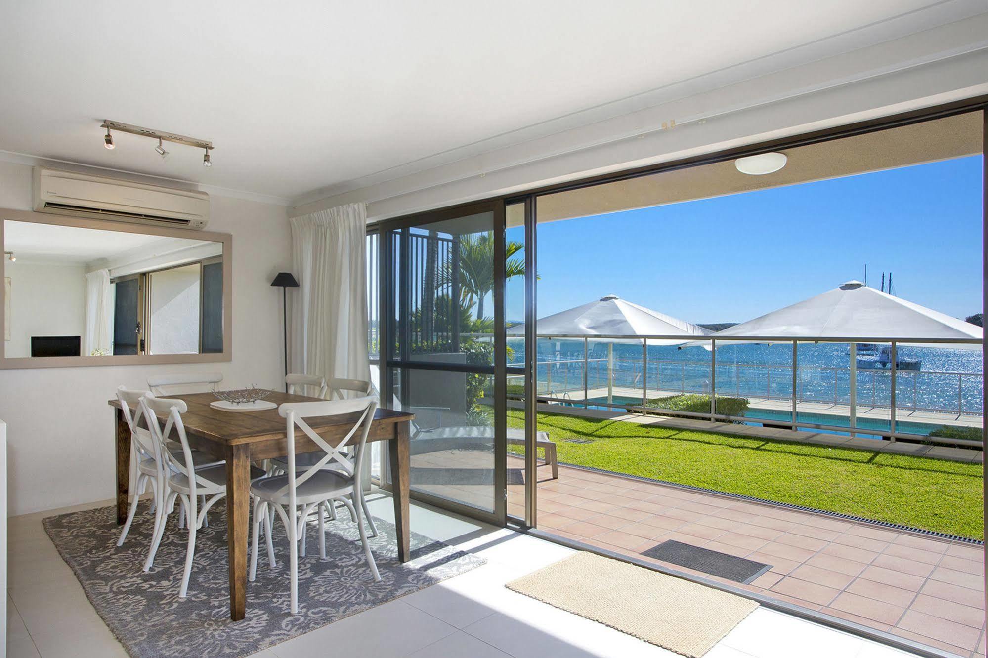 Shores Aparthotel 4*
