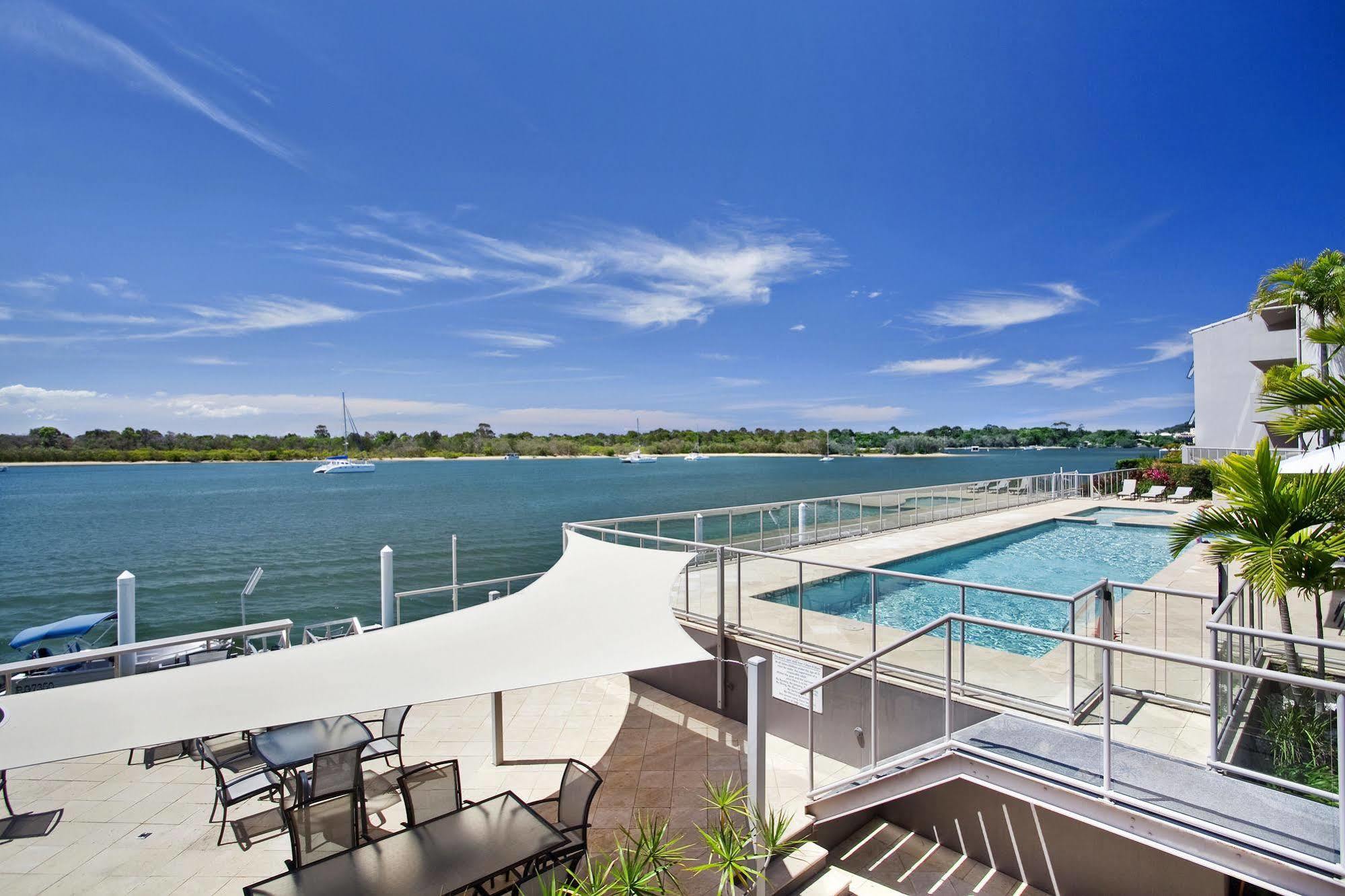 Shores 4*