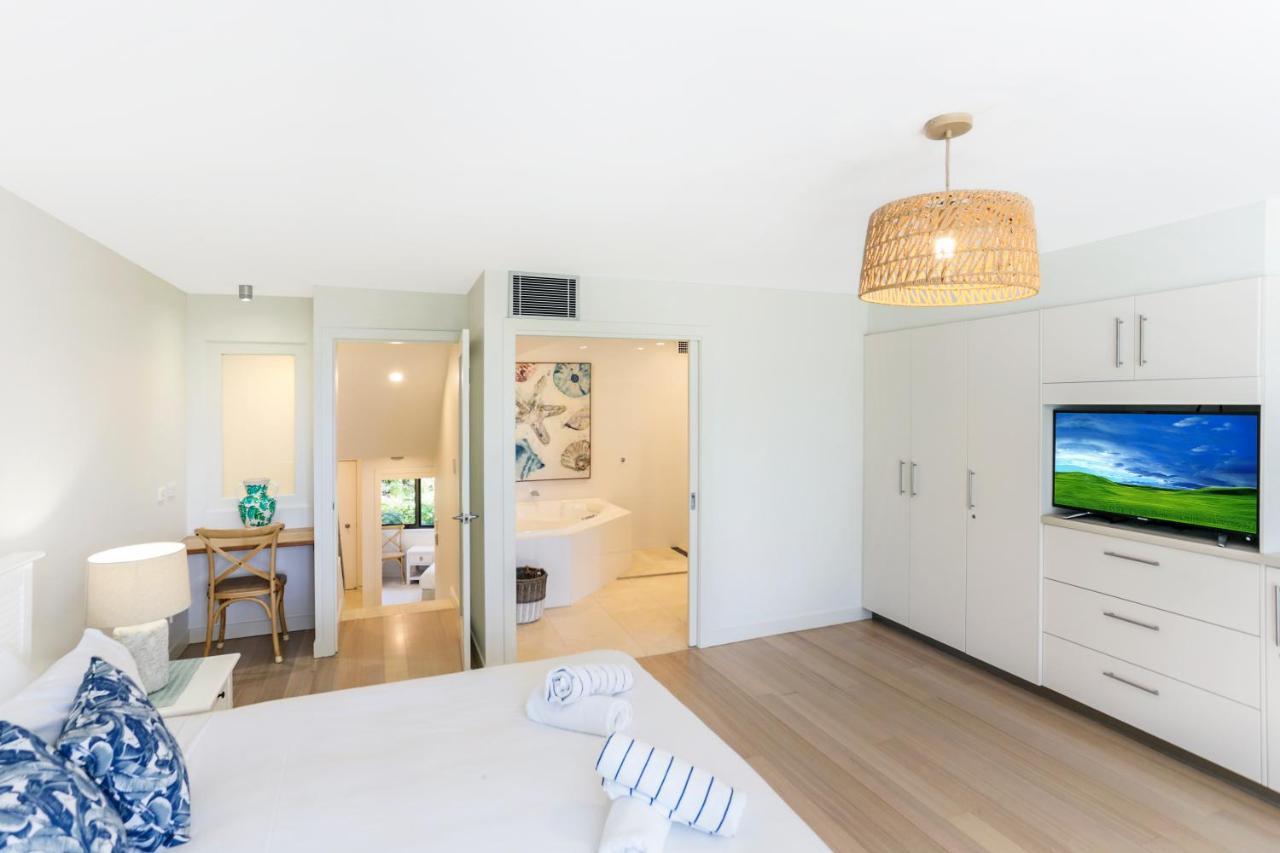 Little Cove Court Aparthotel 4*