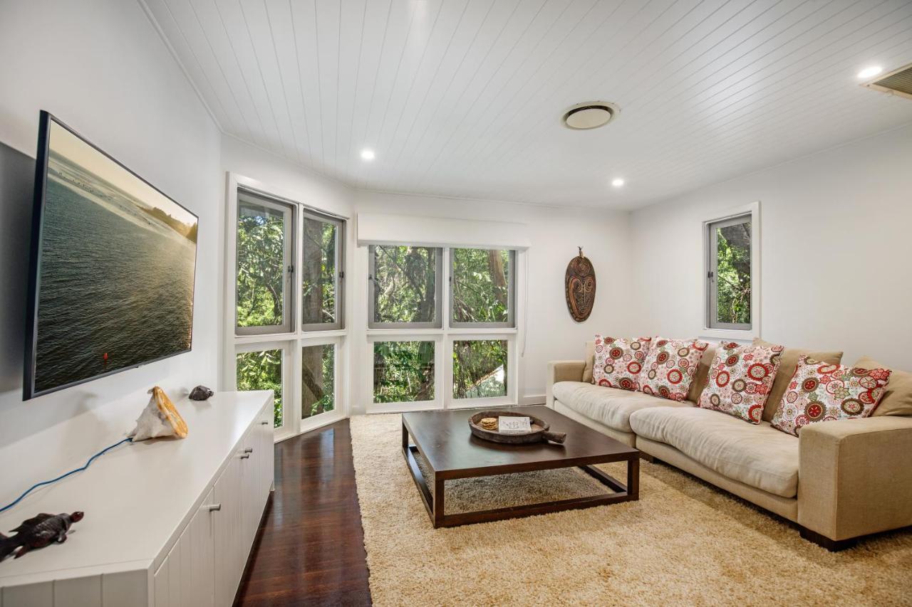 Dual-living Amongst The Rainforest, Little Cove