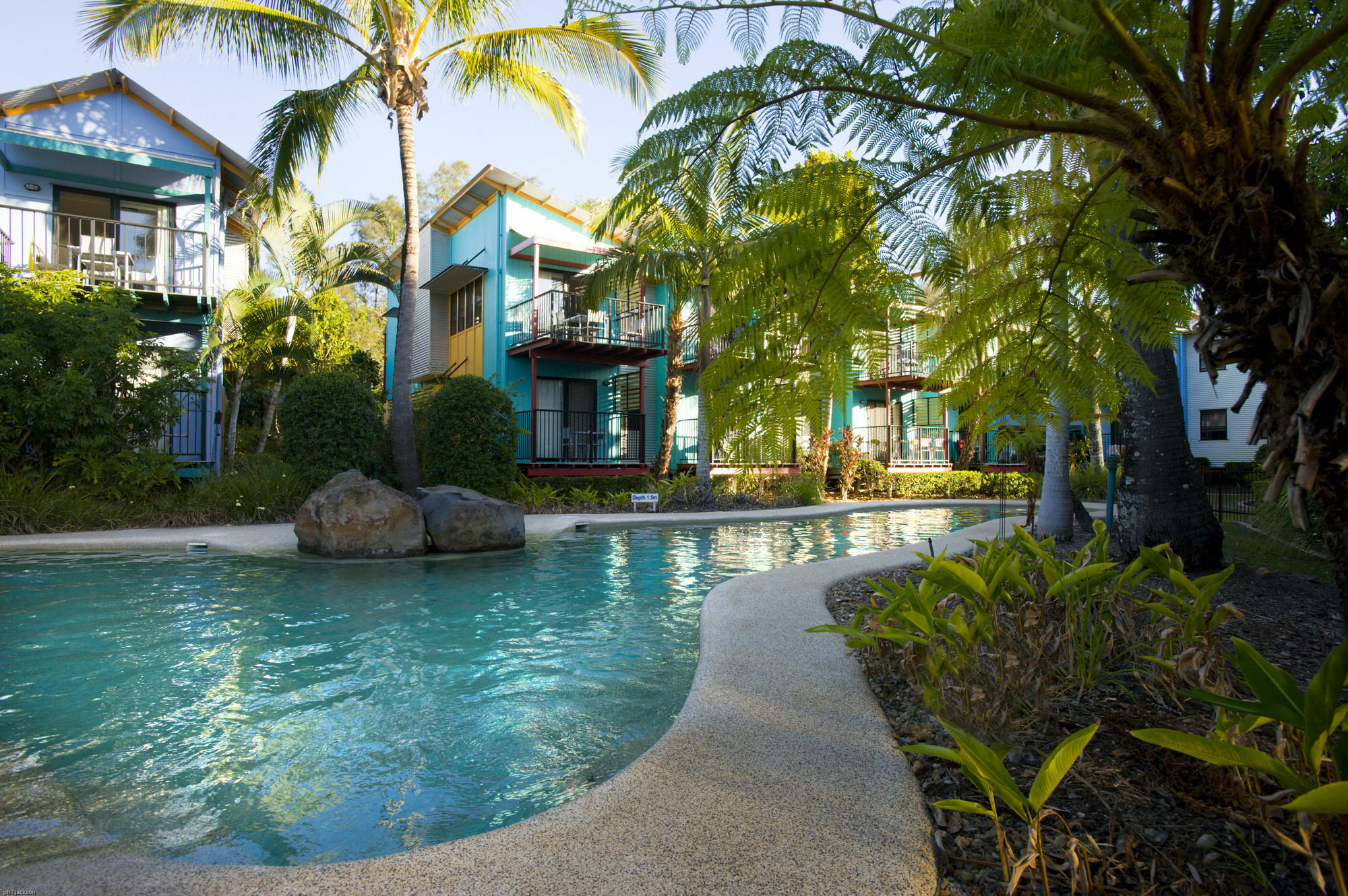Noosa Lakes 3*