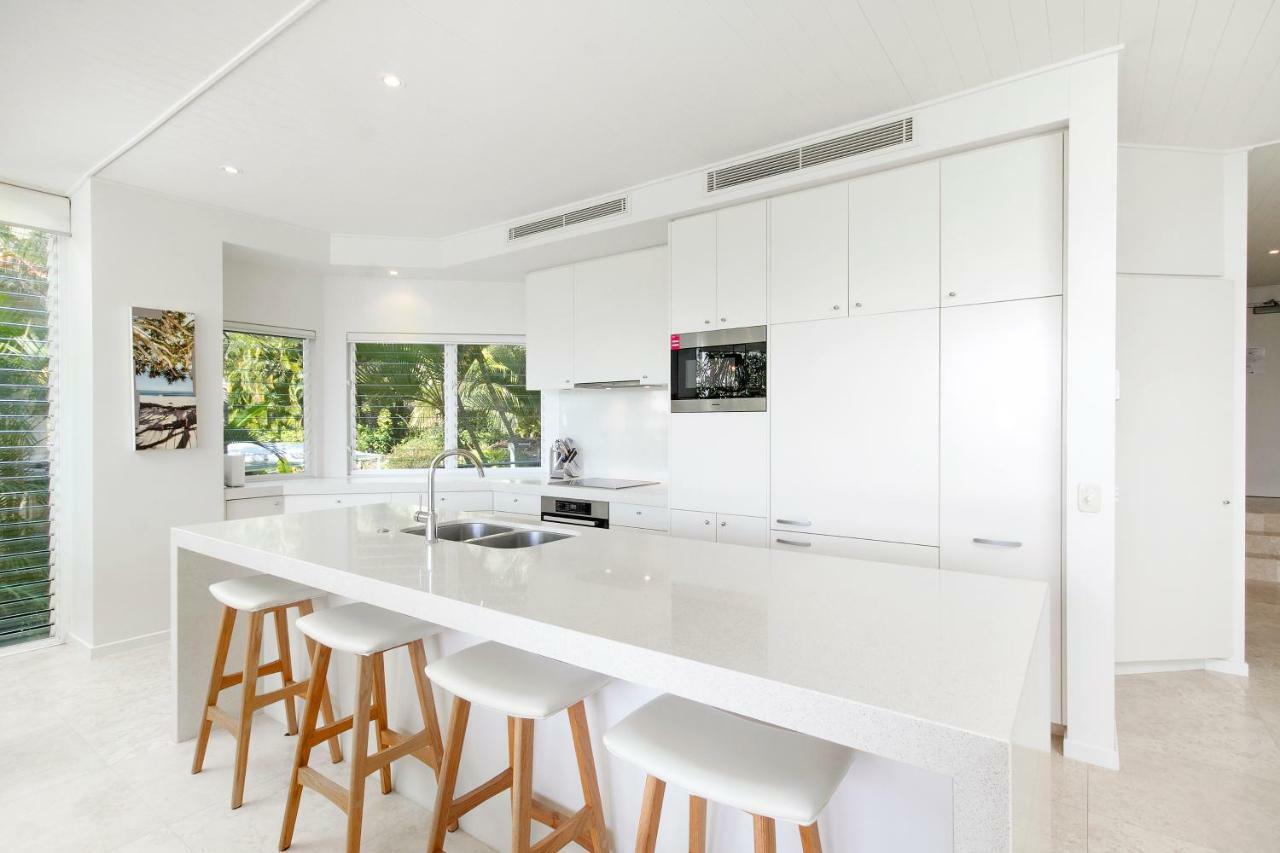 Little Cove Apt, Spectacular View, Pool Holiday home *