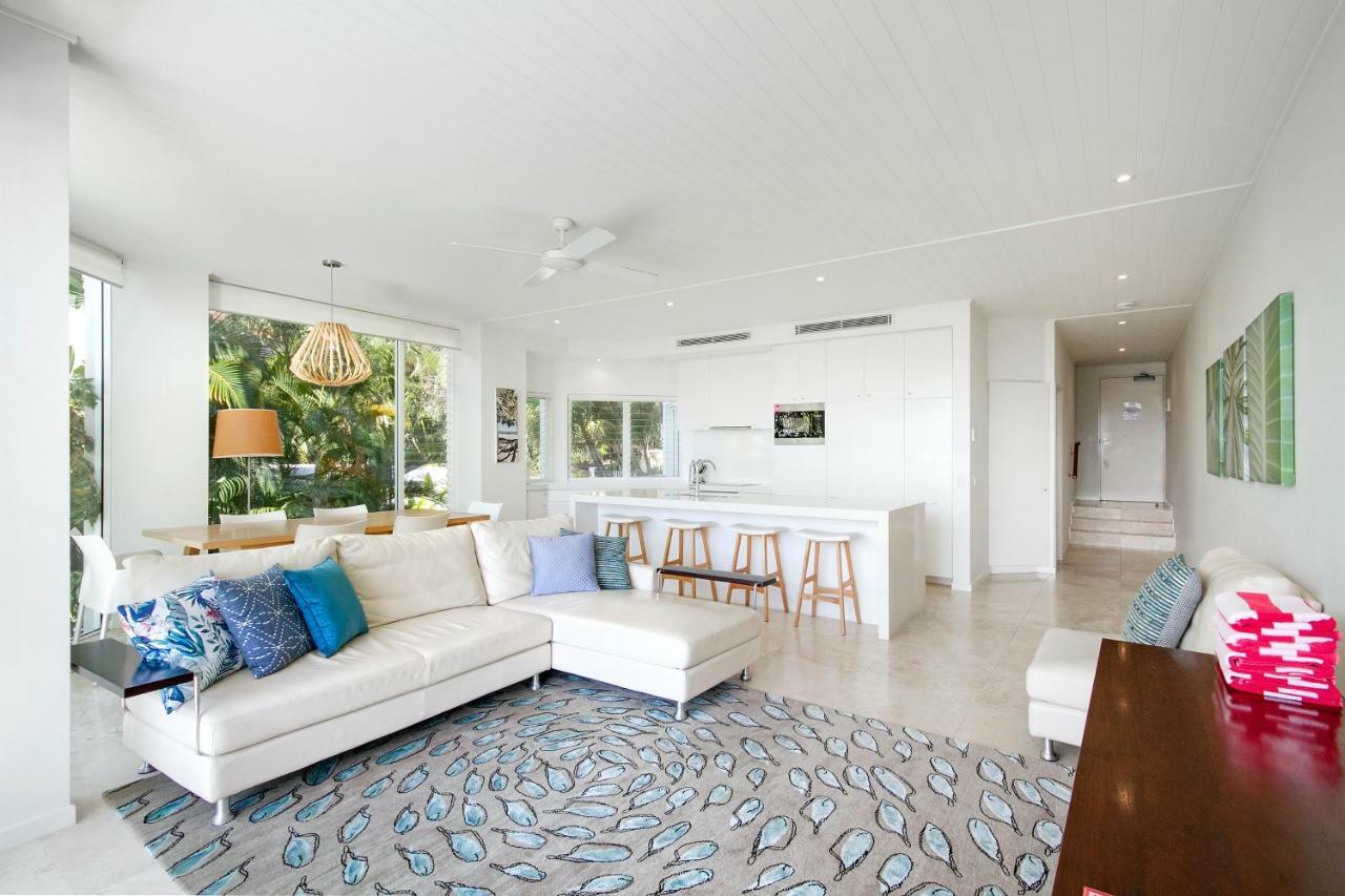 Little Cove Apt, Spectacular View, Pool Holiday home