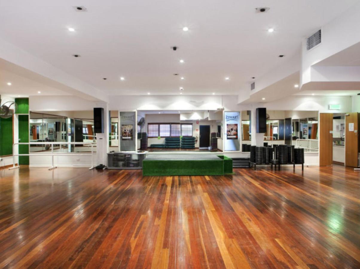 Funky, Central Studio Noosa Heads