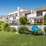 Villa Aqua