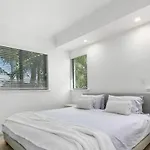 Howard 11-7 Noosa River At Your Doorstep