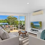 Riverfront 2 Bedroom Penthouse, Steps From Hastings Street - By Stay Noosa