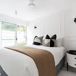 One Marola Is Stylish Privacy In Paradise
