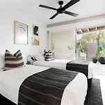 The Beach Retreat Offers Pool And River Views