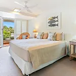 Comfortable & Stylish With Rooftop Spa