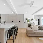 Style On Sound Luxury Home Noosa