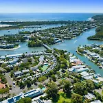 Boutique Noosaville Townhouse, Walk Beach & River
