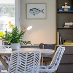 Noosa Gem! Walking Distance To Cafes - Shops - Sunshine Beach And Dog Beach