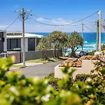 Tingira - Idyllic Entertainer On The Beach