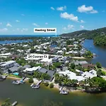 24 Cooran Court - Private Sandy Beach And Pontoon