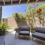 Riverfront Luxury, Poolside, Near Hastings