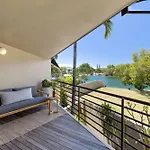 Riverfront Luxury, Poolside, Near Hastings