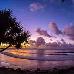 Serenity By The Sea 2-Bd Ocean Glimpse, 200M Beach