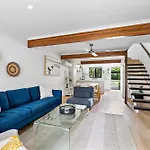 Stylish Townhouse, Private Courtyard Walk To Beach