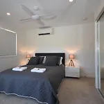 The Shae Luka - Private Apartment