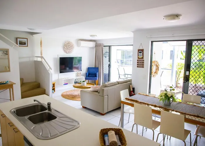 Tropical Getaway In 2 Bedroom Unit In 4 Star Resort