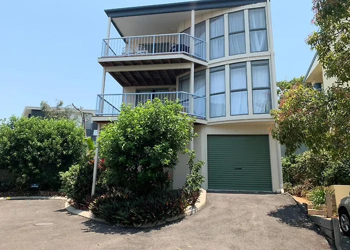 17 Castaways Cove David Low Way Castaways Beach