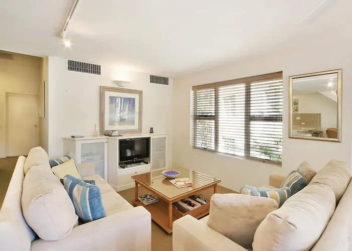 Alderly 10 Little Cove Escape