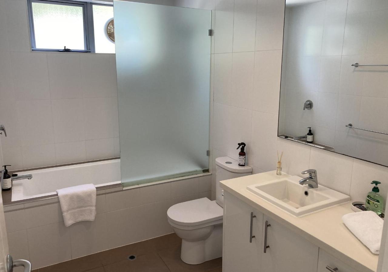 Apartment Retreat - 3 Bedroom Family - Wifi - Netflix - 2 Cars