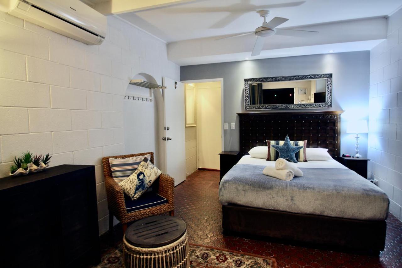 Hideaway Noosa Men Only Beach Resort