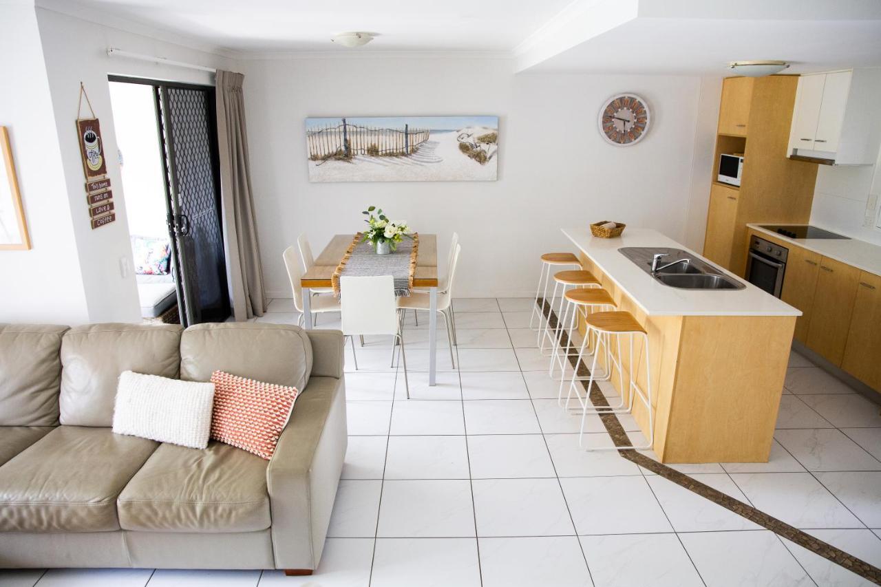Tropical Getaway In 2 Bedroom Unit In 4 Star Apartment