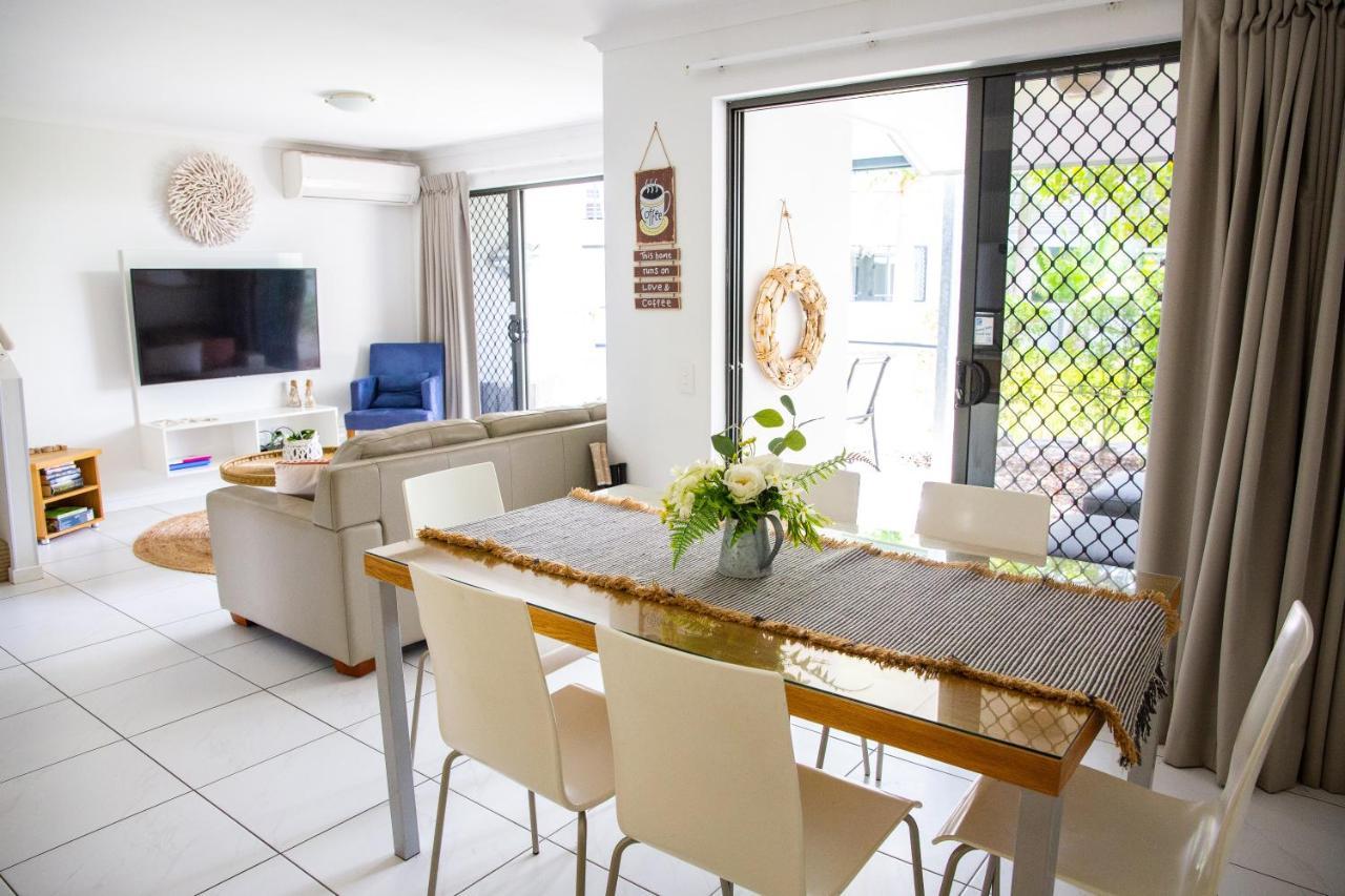 Tropical Getaway In 2 Bedroom Unit In 4 Star Noosaville