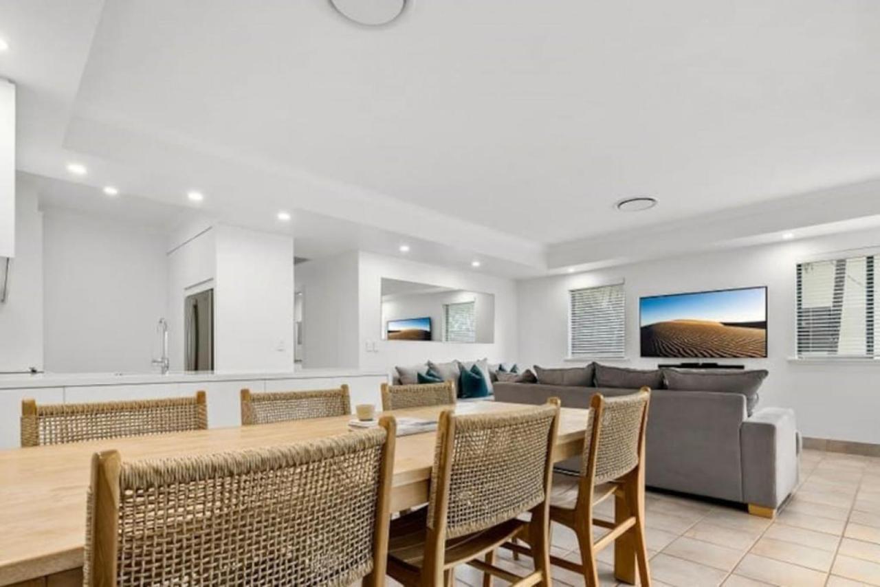 Howard 11-7 Noosa River At Your Doorstep *