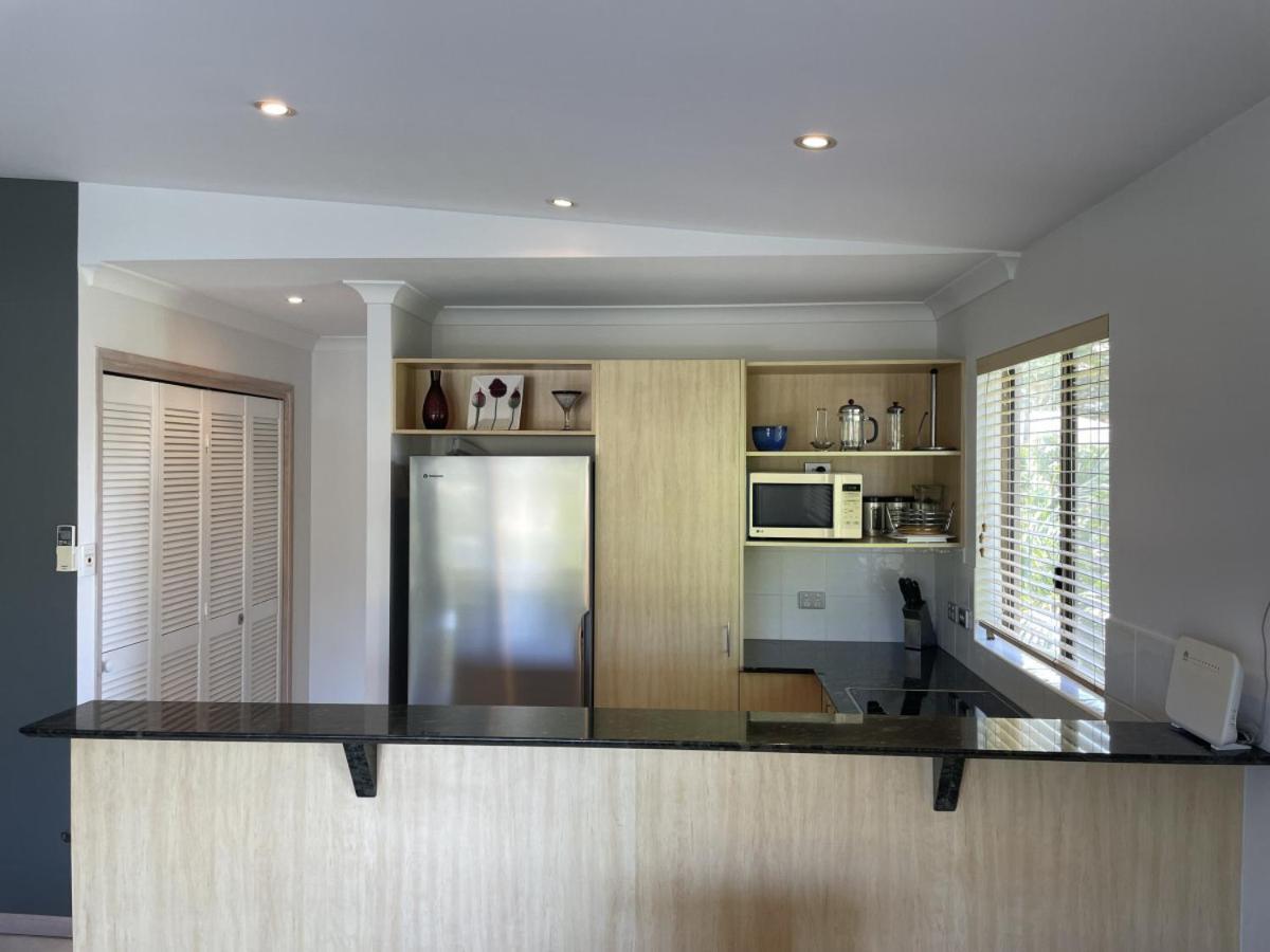 Apartment Cockleshell10 7 Tropical With Pool Area Noosaville